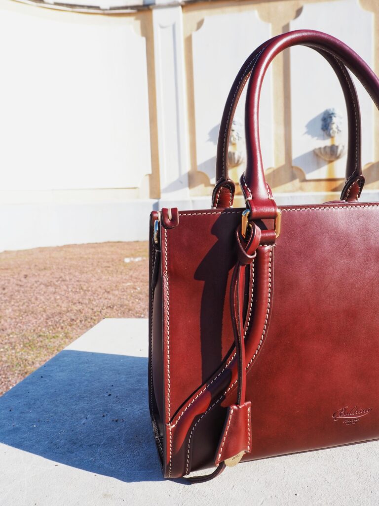 How To Recognize a High Quality Leather Bag