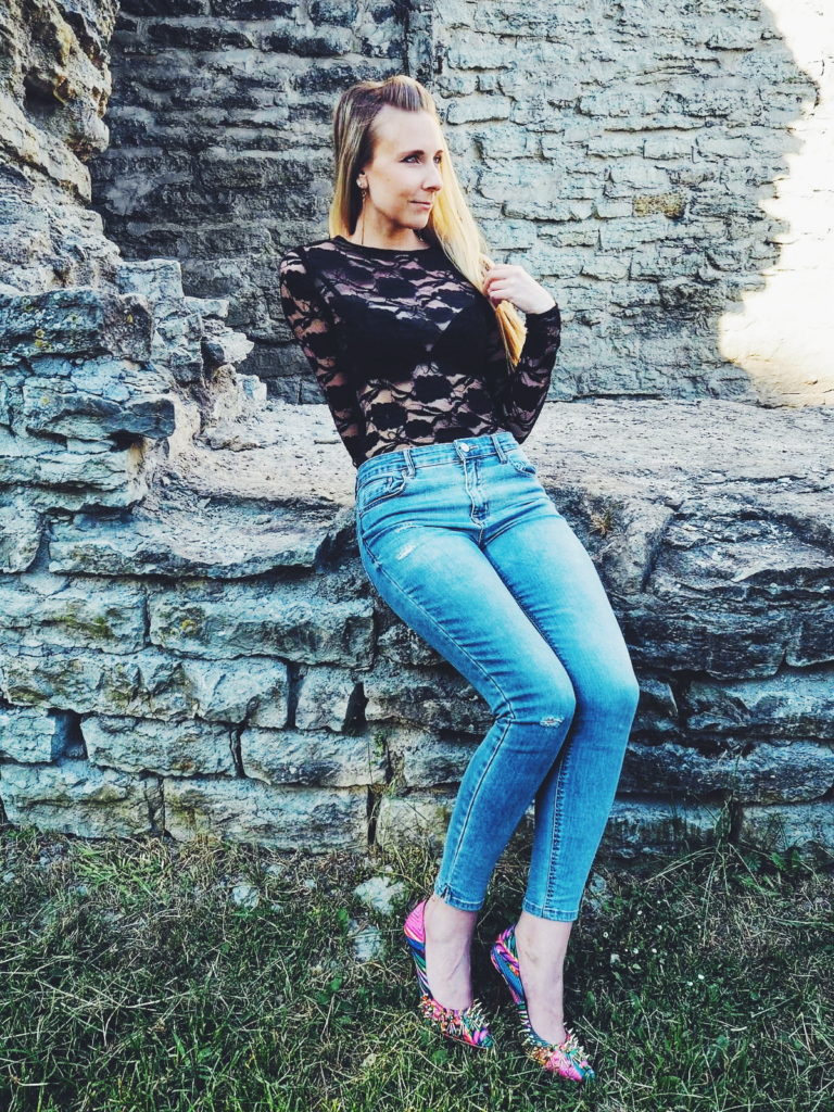 Outlandish blog what I wore outfit inspiration lace high heels